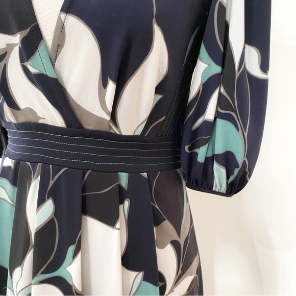BCBGMAXAZRIA NAVY TURQUOISE FLORAL SURPLICE HALF SLEEVE KNEE LENGTH DRESS - XS - Picture 5 of 12